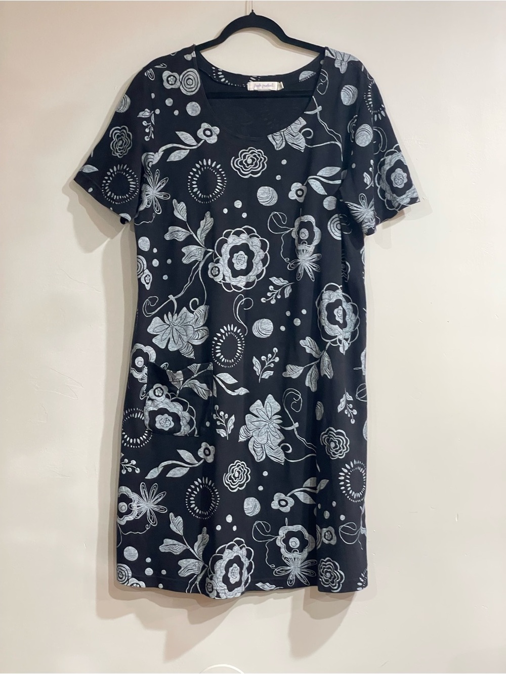 Fresh Produce XL Black Gray Floral Print Pocket T-Shirt Dress Casual Midi Shift